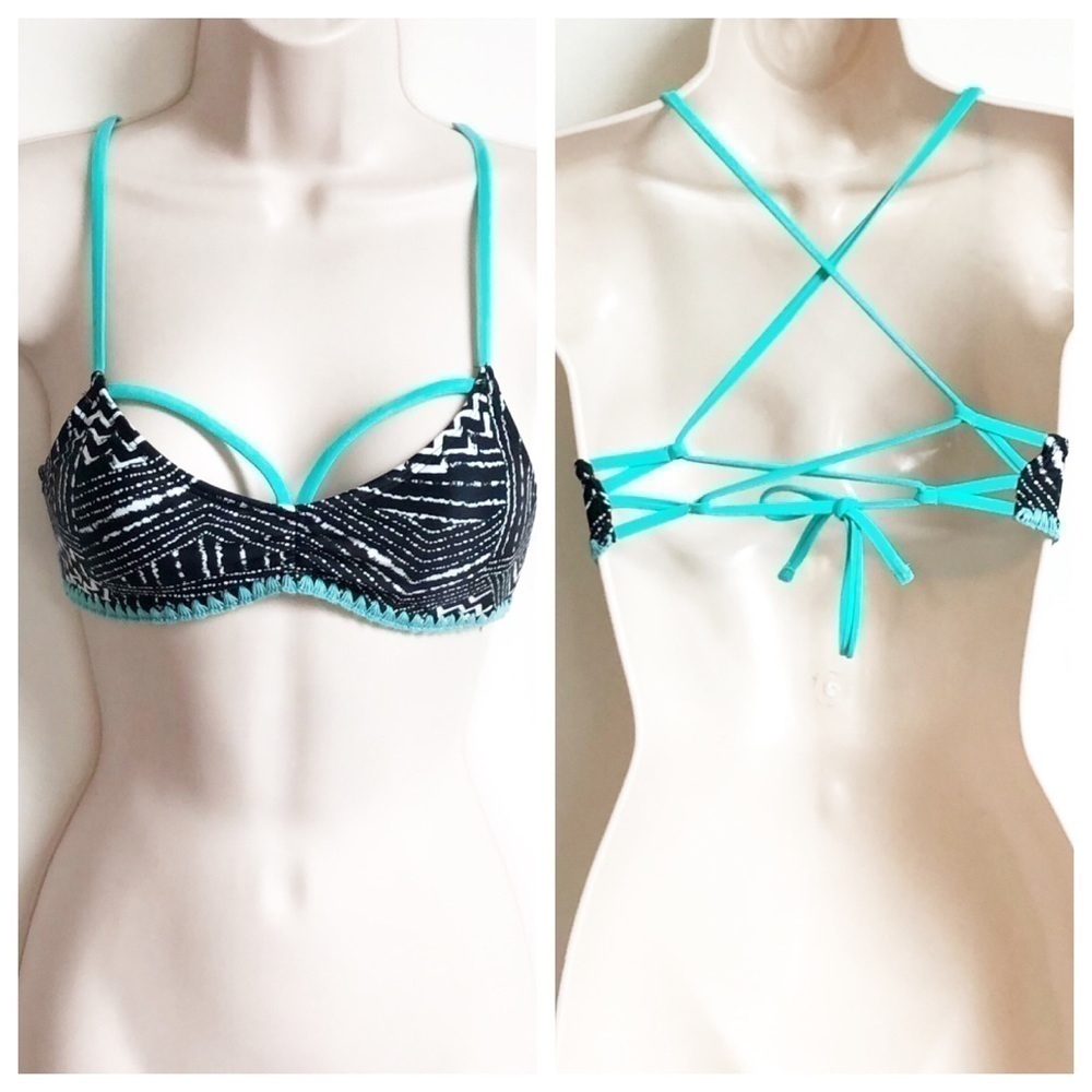 🆕 Sexy strappy aztec bikini swim top